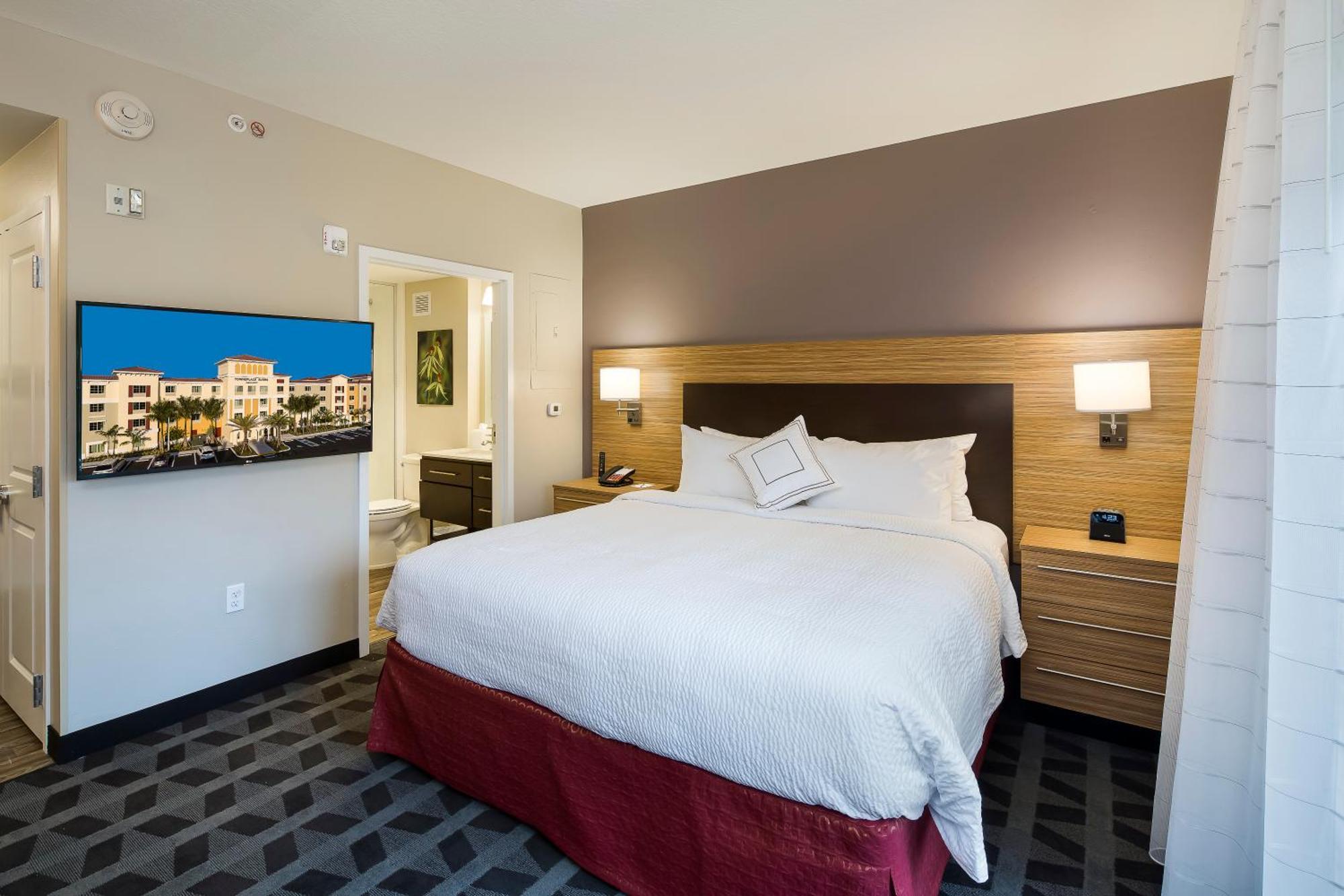 Towneplace Suites By Marriott Fort Myers Estero Exterior photo