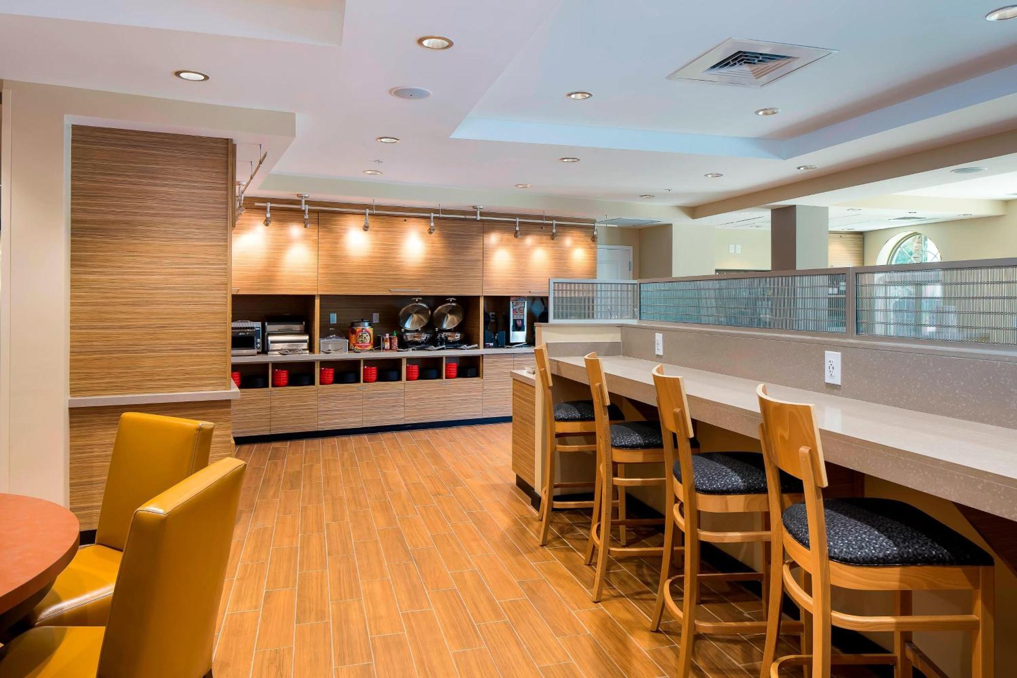 Towneplace Suites By Marriott Fort Myers Estero Exterior photo
